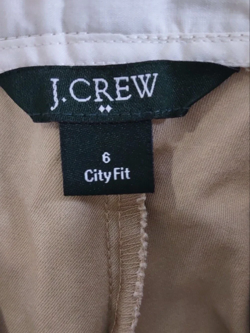 J.Crew Broken-In Boyfriend Khaki Chino Pants Tan Beige Size 6. Excellent Cond